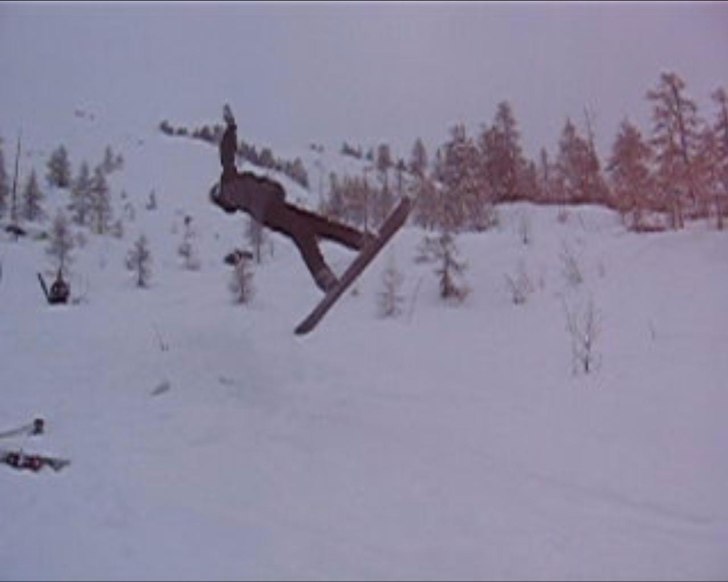 försök: backflip
resultat: en hyfsad påbörjan. Foto: Linus Bogesjö. Åkare: Jag wtf.