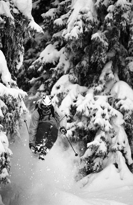 Snöade den här dagen så Martin valde att passan. Foto: Martin Söderqvist. Åkare: Reine Barkered.