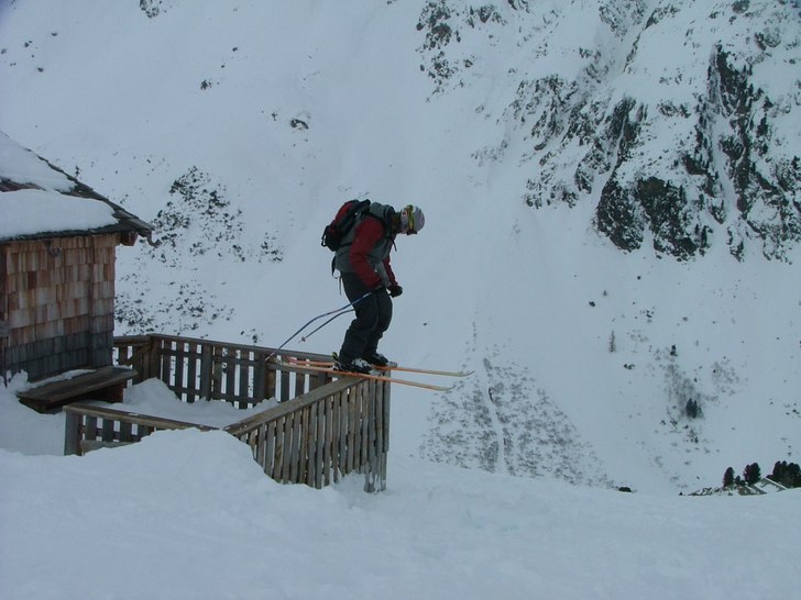 Handrail går väll i alperna också ?. Foto: Filip Wästberg. Åkare: Erik Ernehag.