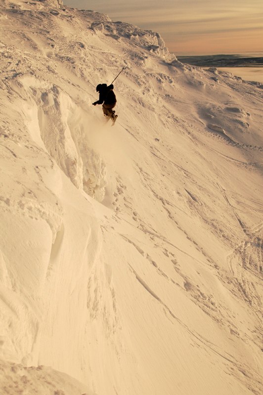 sw butter 5, ett till drop från drivan en bit fr�. Foto: johan schedin. Åkare: gustav cederholm.