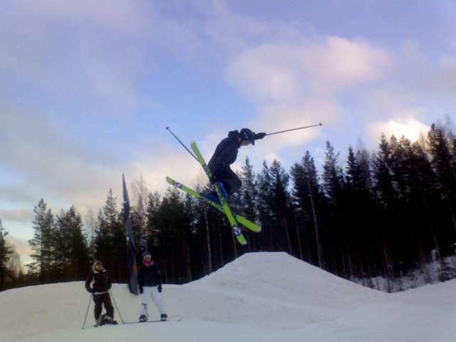 360 toxic 
. Foto: Robert Åkerlund Nava. Åkare: Gustaf Wikström.