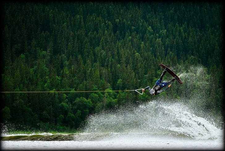 Wakeboard-SM i Åre 2010
Gör sig så klart bätt. Foto: Thomas Lundman. Åkare: Okänd.