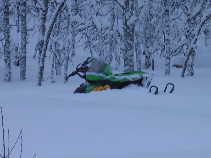 sitter en aningens fast då... Foto: pappa. Åkare: henke.
