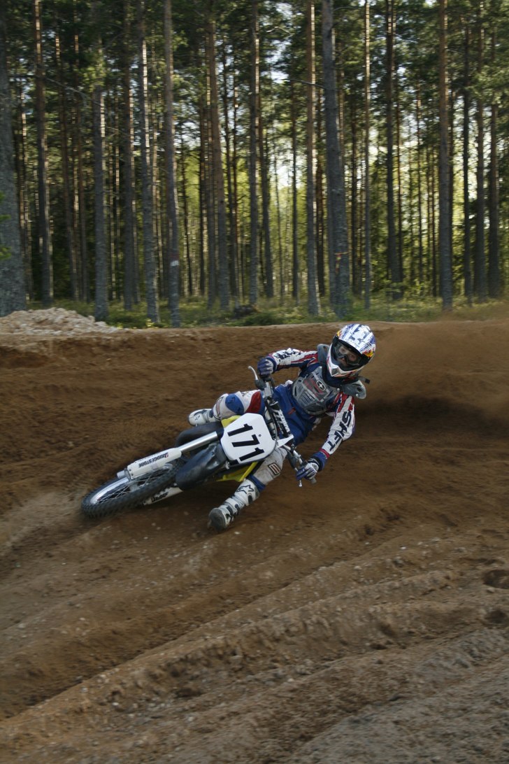 kurva. Foto: hans håkansson. Åkare: jesper höglund.