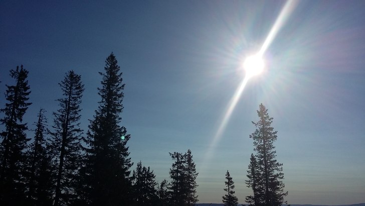 Sola skinner på fjellet!
Strålende påskevær p�.