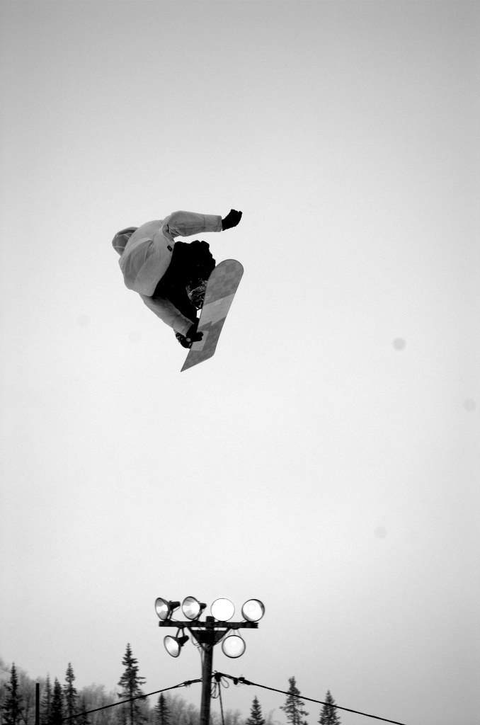 Snö på dundret. Gälka warriors killarna visar l. Foto: Timmy Kristoffersson. Åkare: Johan Lahti.