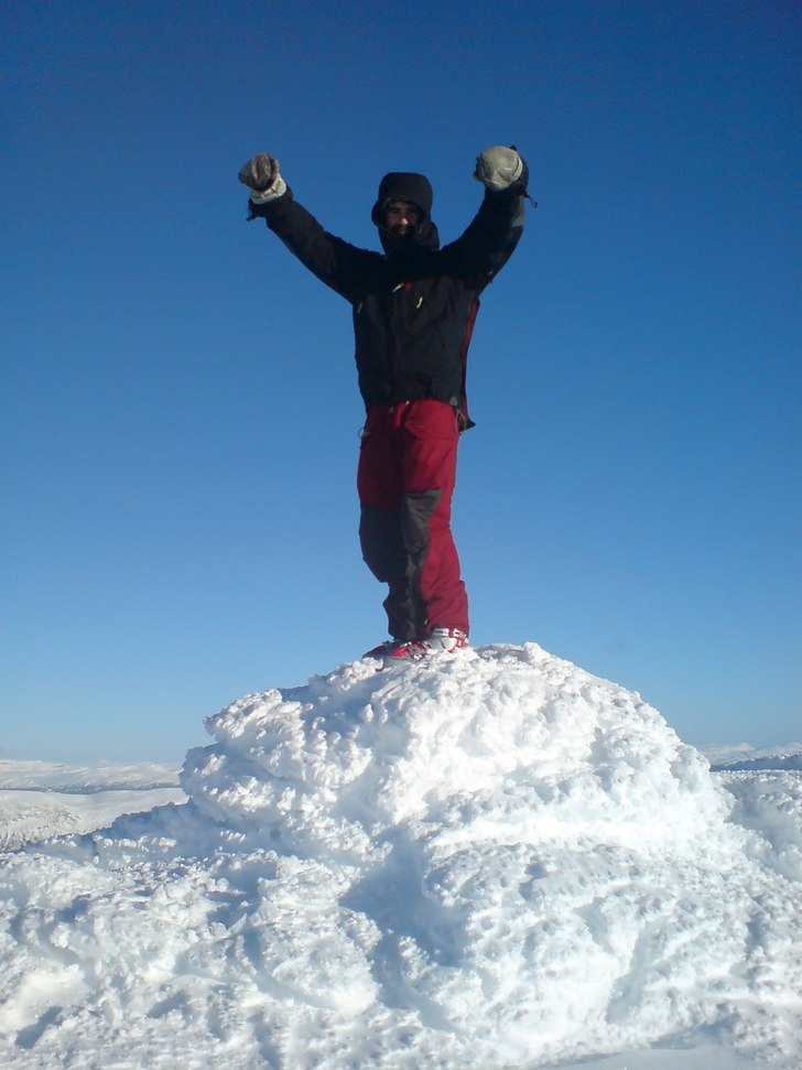 Väl på toppen blåste det en del. Foto: Lukas Borgemo. Åkare: Cristofer Said.