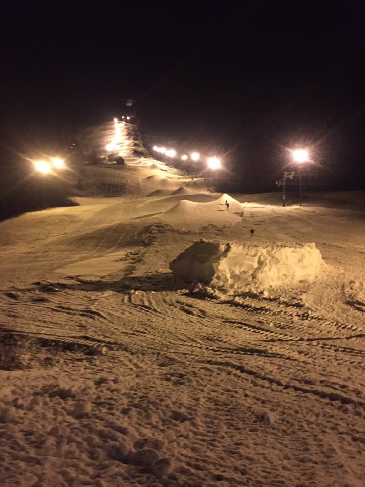 Åpningshelg på 100% kunstsnø
Første dag i 16/1.