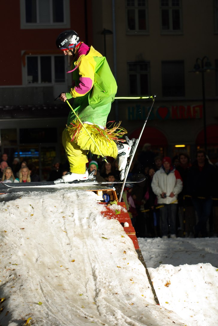 Blind soul/ninja hiiyaa!/hippiekiller på bilen i . Foto: Björn Rosengren. Åkare: Joakim Croy.