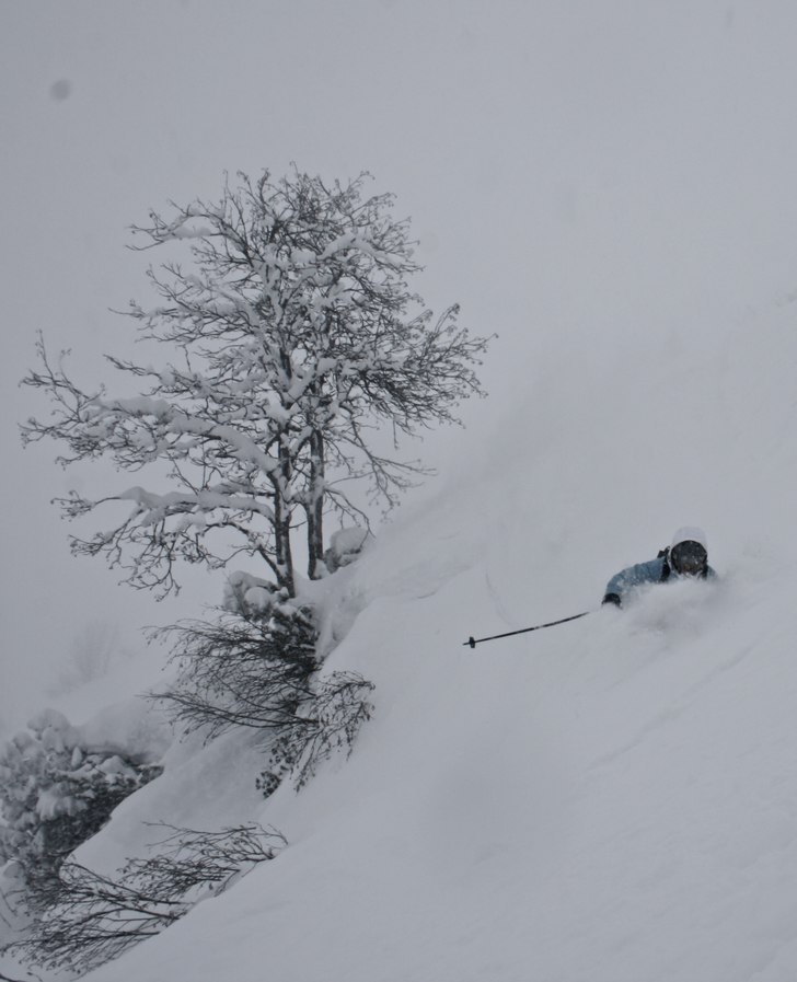 Kör lite små djupt puder i Stuben.. Foto: Felix Grunert. Åkare: Rikard Lindblad.