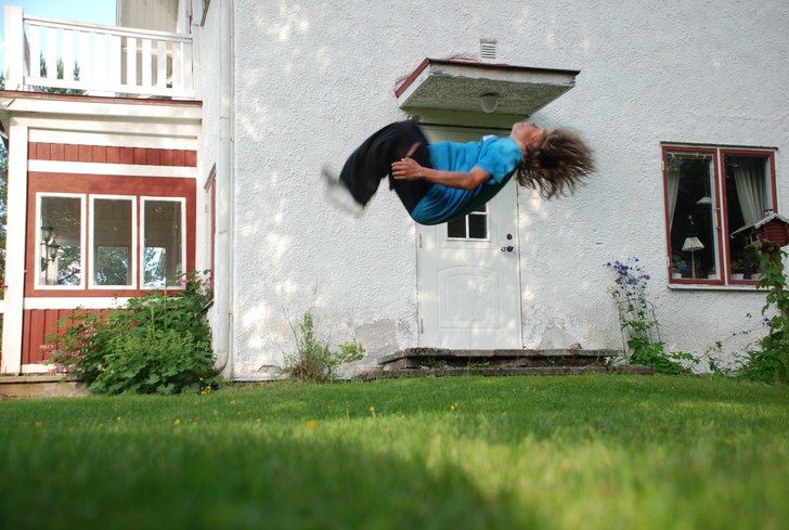 Backflip. Foto: kameran. Åkare: aNTON lindén.