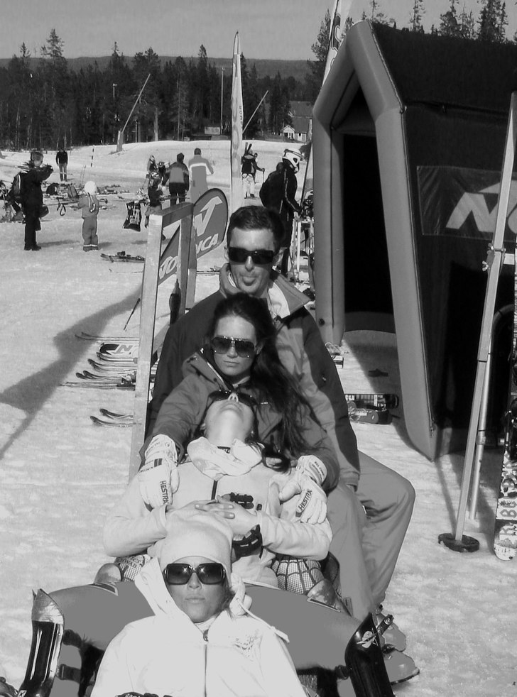 Miss Rossignol. Foto: Degen. Åkare: Ebba, Mimmi, Jenny löfgren.