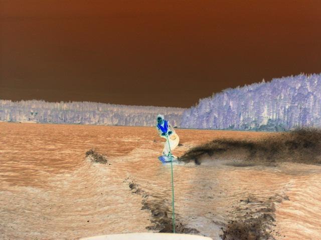 Påväg mot en skön 360 hemma i Storsjön, Bergsj. Foto: Oskar Spångberg. Åkare: Totte Carlsson.