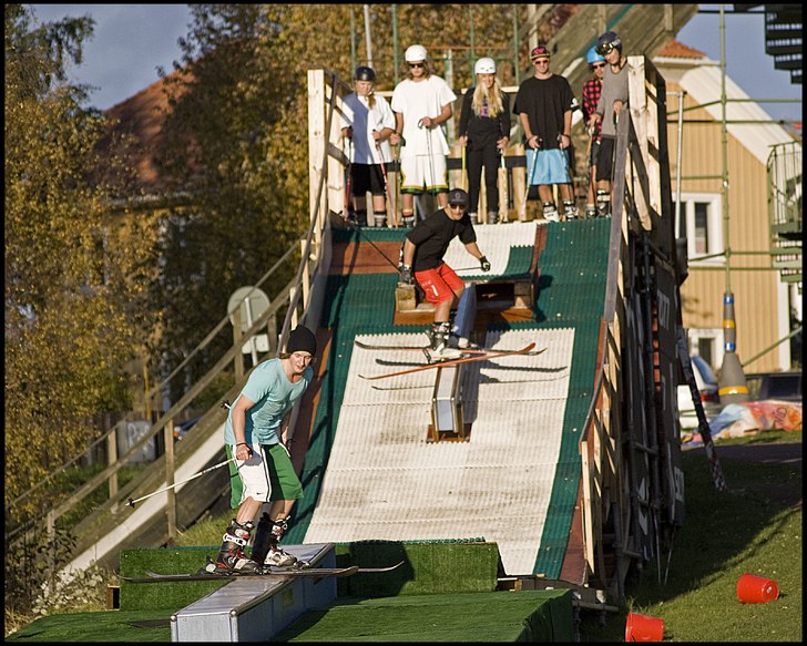 Sjukt skön kväll vid Railarenan i Orsa. Foto: Felix Näs. Åkare: Tobias Johansson och Elias Henderson.