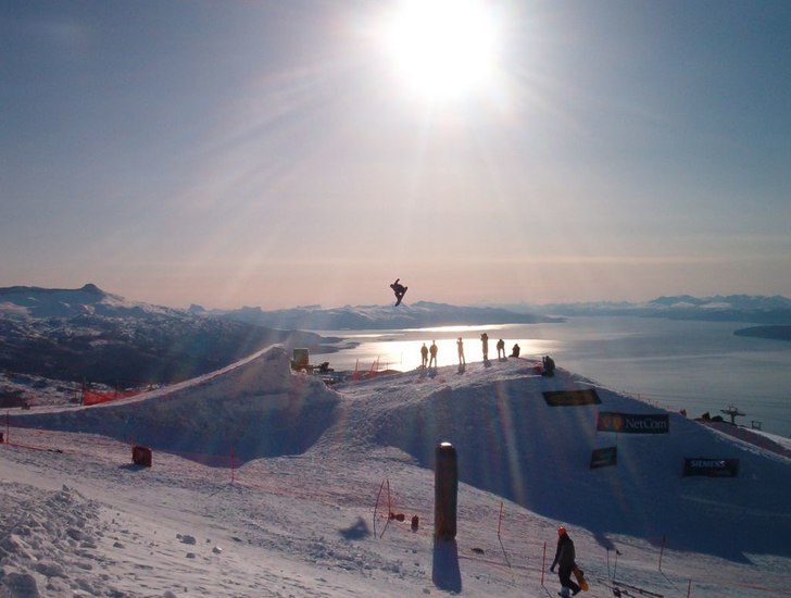 Bildet er tatt i Narvik under Da Gatering. Det var. Foto: Gunnar Zahl. Åkare: Vegard Stormo.