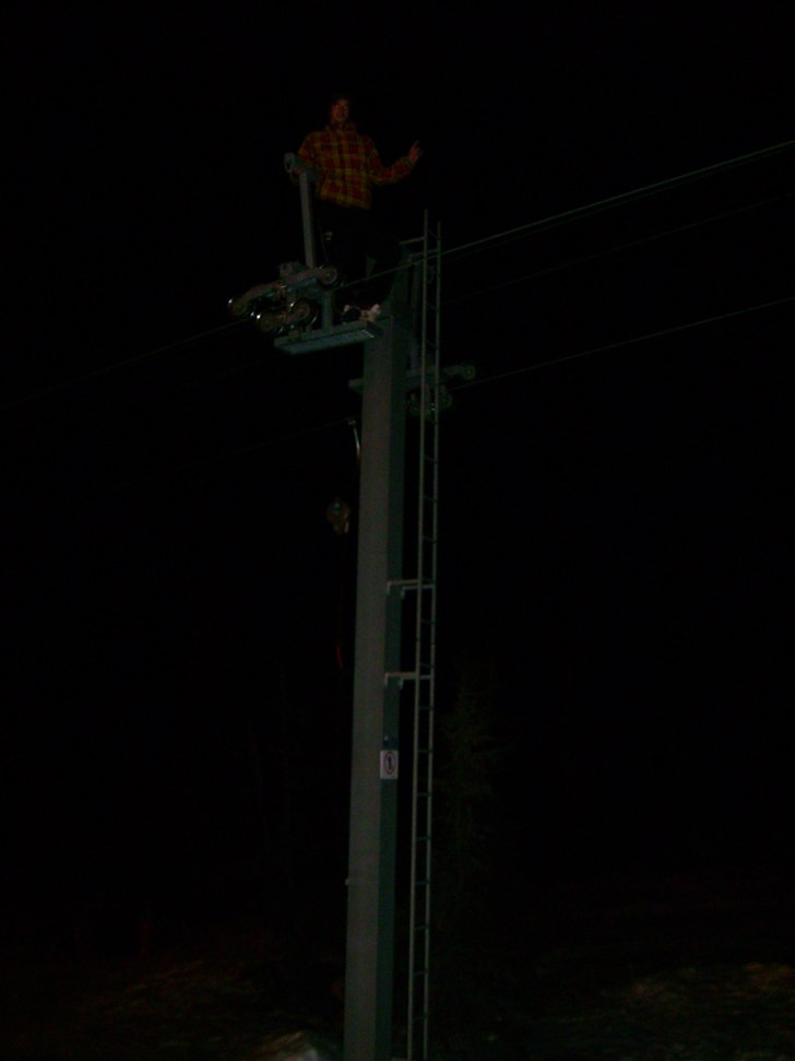 Uppe i en Liftstolpe, jag va bara tvungen att klä. Foto: Amanda Esborn. Åkare: Kasper.