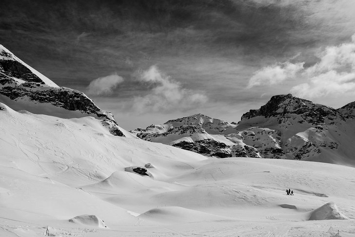 Berg är stora, människor är små.. Foto: Per Hägerström. Åkare: Okänt.