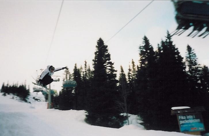 Grab i Åre. Foto: Mårten Stenman. Åkare: Jakob Levén.