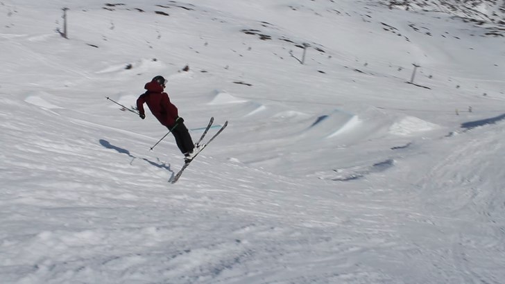 Drog en dubbel front och släppte ut mig för tidi. Foto: David Hällgren. Åkare: Marcus Wallmark.
