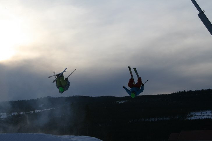 frontflipp. Foto: emil. Åkare: Freddie & Johan Lilja.