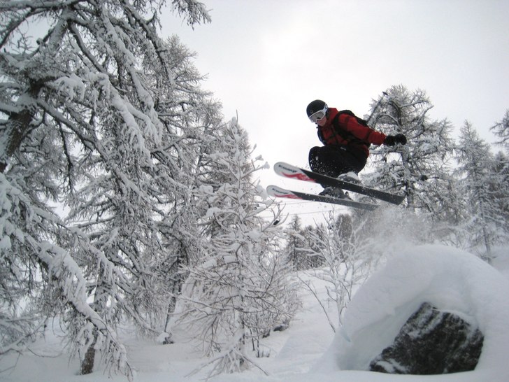 Första skiddagen i Grand montets!. Foto: Andreas Cardesjö. Åkare: Jonas Byding.