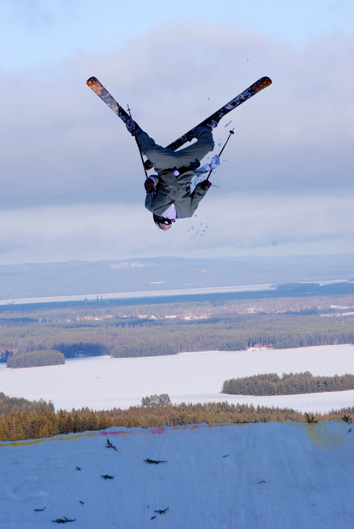 backflip . Foto: Simon Lindberg. Åkare: Rasmus Ericson.