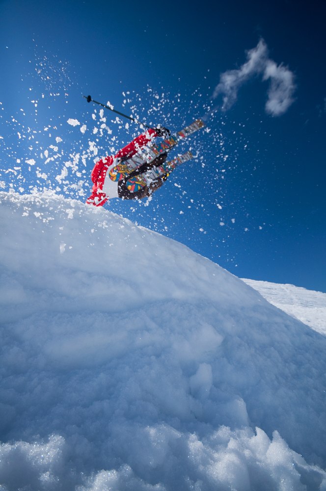 Handplant opp en liten snøhaug!!. Foto: Peder Svardal. Åkare: Bendik Øye.