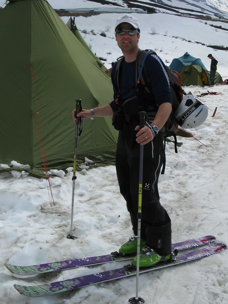 Laddad inför dagens topptur. Foto: Okänd. Åkare: David Zughaft.