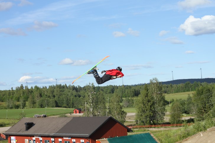 Foto: John Nilsson. Åkare: Adrian Sjöstrand.