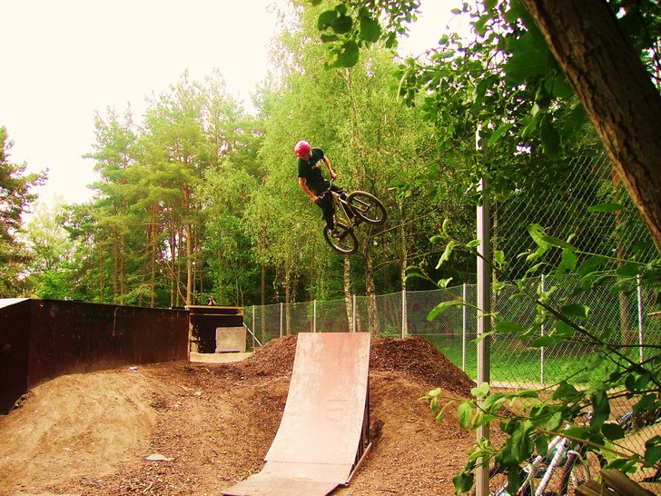 Drar på med en 360.. Foto: Lorenzo andersson. Åkare: Björn kling.