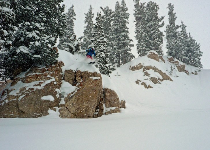 Sjukt lekfull terräng i Rocky Point.....och saken. Foto: Robert Hortlund. Åkare: Henrik "Henke" Liljeqvist.