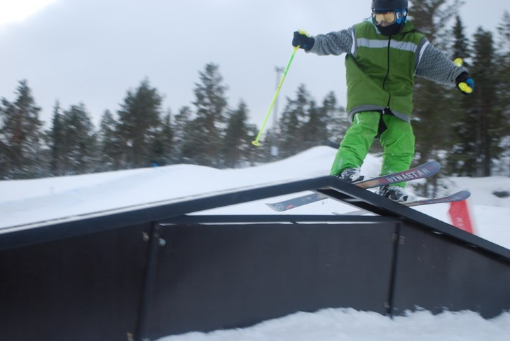 En grym dag i Järvsöbacken!. Foto: Tom Piippola. Åkare: Adam Jönsson, Albin Steen, Tom Piippola.