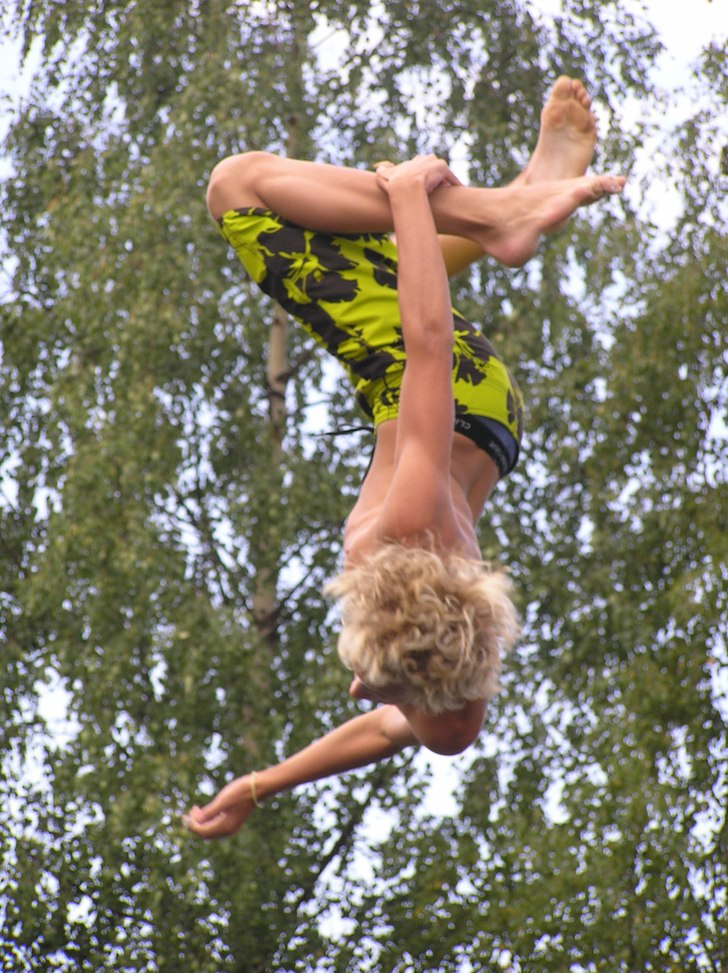 Underflip knägrab, hetaste tricket just nu. Foto: Sebbe Sundin. Åkare: Robin Trolin.