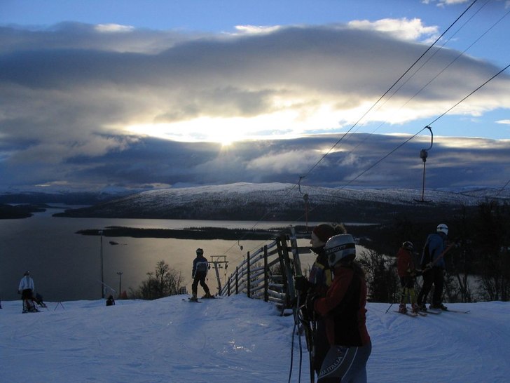 Toppen av liften i Ingemarbacken - första åken p. Foto: Gustav Nilsson. Åkare: Okänd.