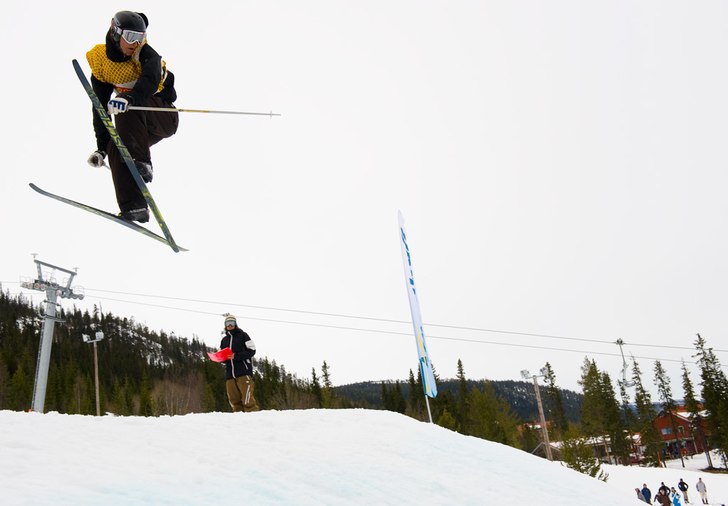 Big Jump Cup. Sätter en 720 på längdskidor. . Foto: Jonas Eklind. Åkare: Mackan.