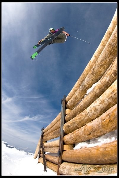 Foto: Roman Eggenberger www.avoon.ch. Åkare: Emil Bjork.