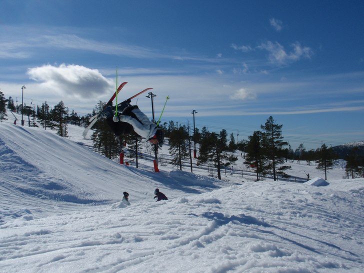 jag gör backflip. Foto: pappa. Åkare: matte anderson .