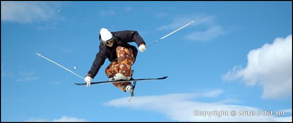 Sol & Vår! 
Här är jag mitt uppe i en 5:a . Foto: Andreas Fransson. Åkare: Kristian Fält.
