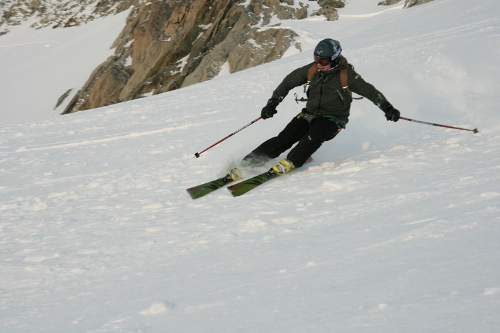 Jocke bränner på med ett leende på läpparna. Foto: Dan Bergman. Åkare: Joakim Johansson.