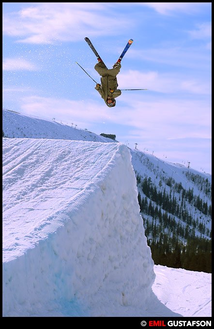 Ville i stora kicken i Tandådalen.. Foto: Emil Gustafson. Åkare: Ville Sjögren.