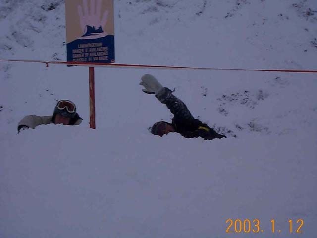 Vi körde lite för långt i pisten.... Foto: Mats Jensen. Åkare: Adam & Jonte.