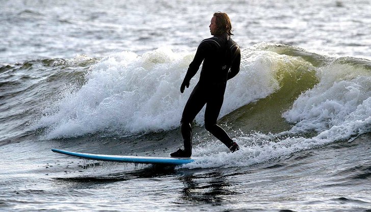 Ännu en bild från surfen. Foto: Tobias Ivarsson. Åkare: Stéfan Estassy.
