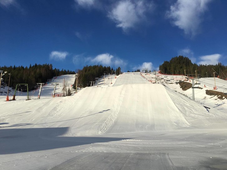 Skisesongen fortsetter!
Fortsatt flotte forhold i .