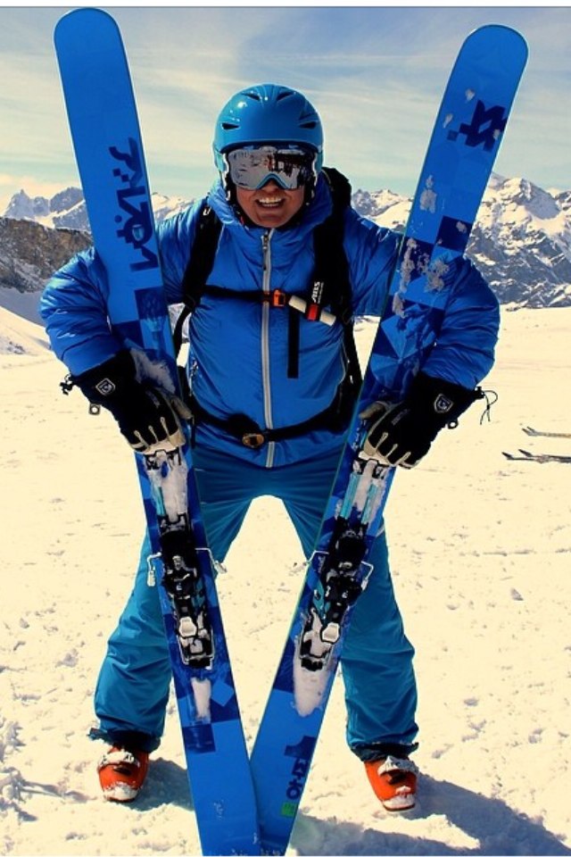 Blue V-Style. Foto: Linus Alm. Åkare: Mia Ravnborg.