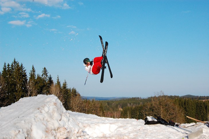 påskdagen i backen. Foto: Jakob Palmgren. Åkare: Pernilla Johansen.