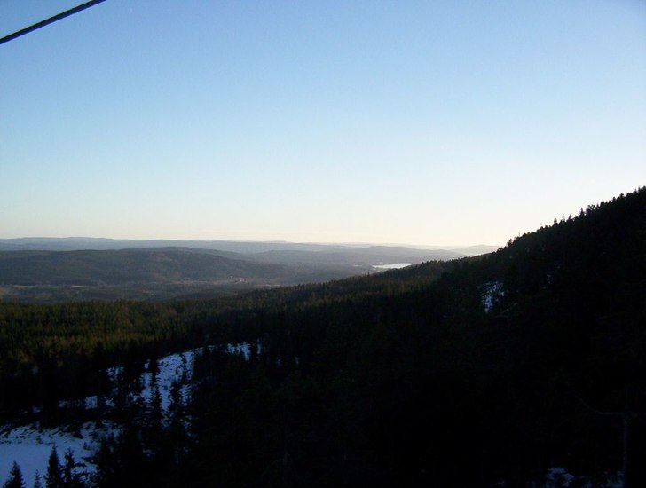 Omgivningsbild tagen från liften i hovfjället.. Foto: Magnus Engstrand. Åkare: ingen.