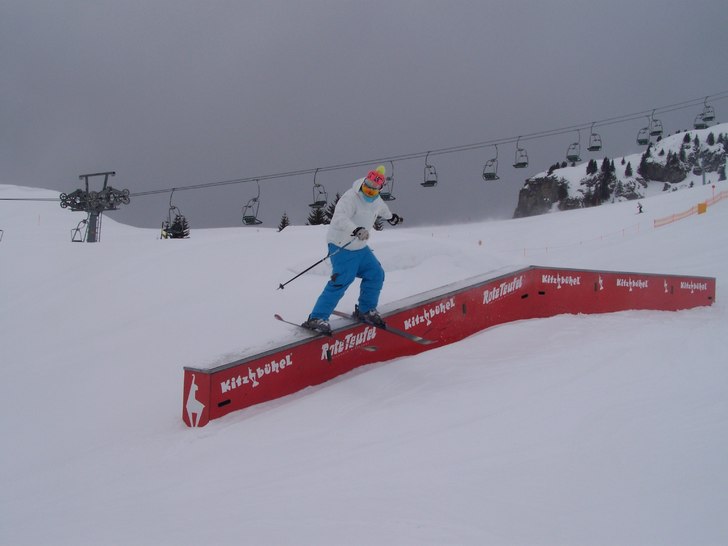 Glider lite i parken uppe vid hornet. Foto: Sara. Åkare: Mattias Ohlsson.