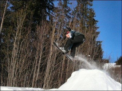 Hoppar i det största hoppet som finn i solberg.. Foto: Martin Carls´en. Åkare: Joel Andersson.