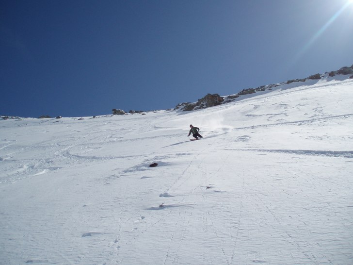 Härlig kallsnö en mycket solig dag i Sportgastei. Foto: Kalle. Åkare: Anders Pettersson.