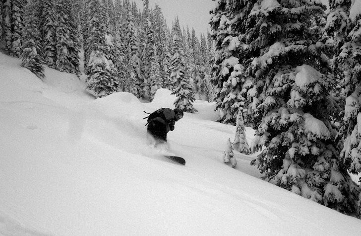 Dåligt väder, bra snö. Foto: fredrik Martinsson. Åkare: Daniel forsberg.